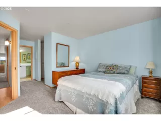 Photo #4: 169325279 Listing