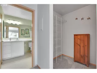 Photo #5: 169325279 Listing