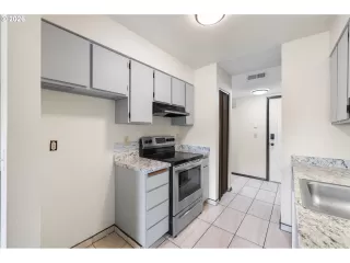 Photo #6: 169666296 Listing 