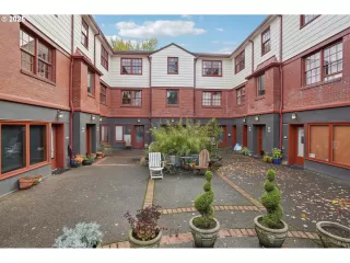 More Details about MLS # 169743487 : 5400 NE 30TH AVE 304