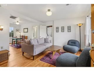 Photo #2: 169743487 Listing