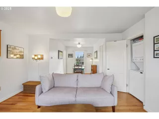 Photo #5: 169743487 Listing