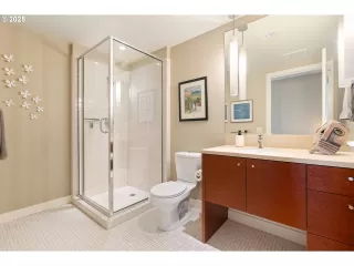 Photo #4: 169870078 Listing