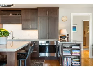 Photo #5: 169870078 Listing