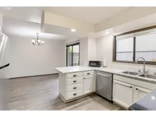 Photo #6: 169949891 Listing 