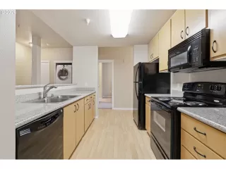 Photo #1: 170535857 Listing 