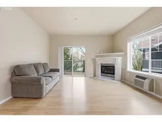 Photo #3: 170535857 Listing 