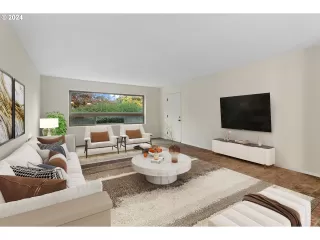 Photo #4: 170649002 Listing