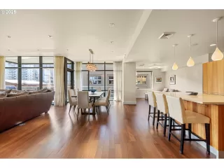 Photo #4: 170889524 Listing