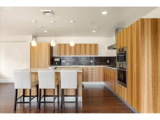 Photo #6: 170889524 Listing