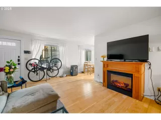 Photo #2: 171053087 Listing 