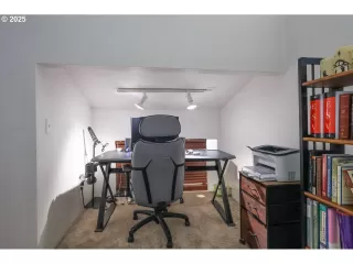 More Details about MLS # 172000166 : 7824 NE LOOWIT LOOP 70