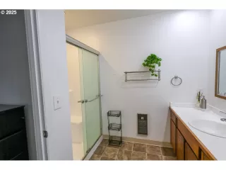 Photo #4: 172000166 Listing