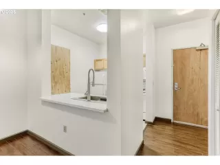 Photo #5: 172130230 Listing 