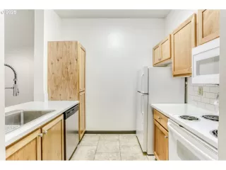 Photo #6: 172130230 Listing 