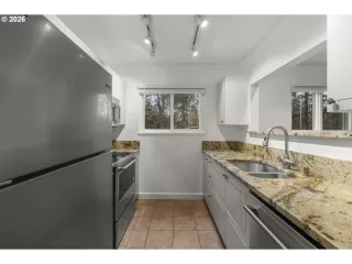 Photo #3: 172161457 Listing