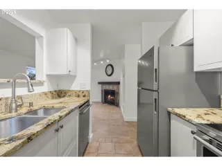 Photo #4: 172161457 Listing