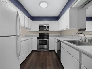 Photo #1: 172350095 Listing