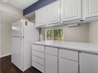 Photo #2: 172350095 Listing