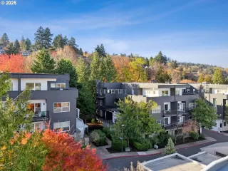 Photo #3: 172415087 Listing 