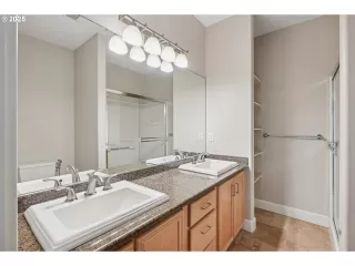 Photo #5: 172415087 Listing 