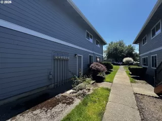 Photo #4: 172533718 Listing