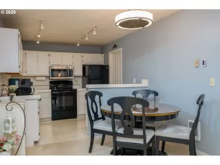 Photo #2: 173617108 Listing 