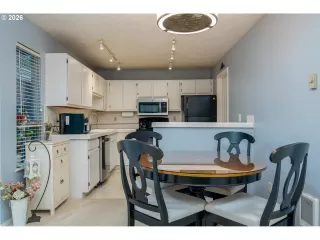 Photo #3: 173617108 Listing 