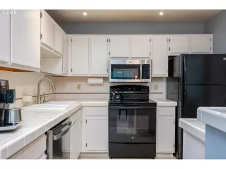 Photo #5: 173617108 Listing 