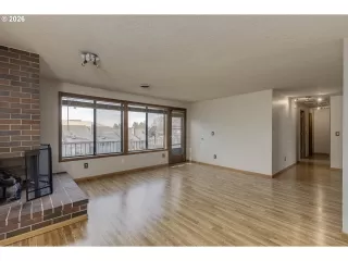 Photo #6: 173792217 Listing 