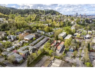 Photo #5: 174258790 Listing