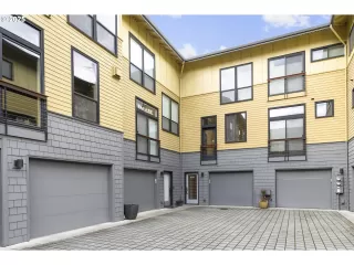 Photo #6: 174258790 Listing