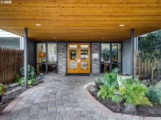 Photo #2: 174592030 Listing