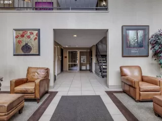 Photo #4: 174592030 Listing