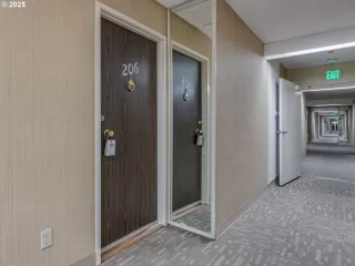 Photo #5: 174592030 Listing