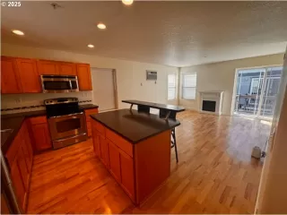 Photo #1: 174767991 Listing