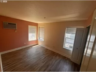 Photo #6: 174767991 Listing