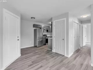 Photo #3: 175055531 Listing