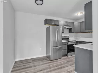 Photo #5: 175055531 Listing