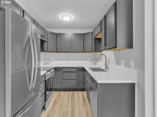 Photo #6: 175055531 Listing