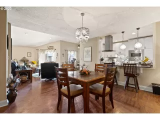 Photo #2: 175130822 Listing