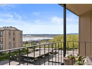 Photo #5: 175130822 Listing