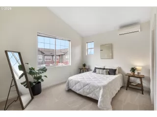 Photo #6: 175261628 Listing 