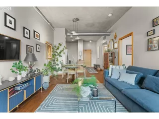 Photo #3: 175352890 Listing 