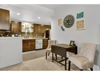 Photo #2: 175633317 Listing