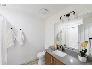 Photo #3: 175964657 Listing 