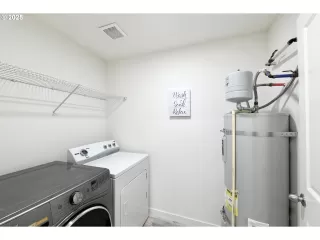 Photo #4: 175964657 Listing 