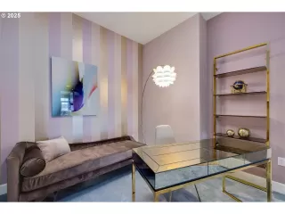 Photo #4: 176231475 Listing