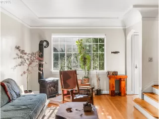 Photo #6: 176334962 Listing