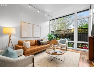 Photo #3: 176678825 Listing 